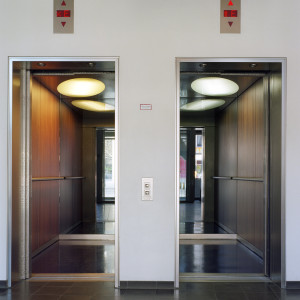 Aufzugskabinen im Hotel Kuhdamm 101